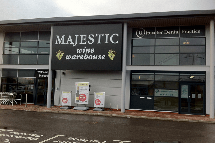 curtain walling shop with black aluminum