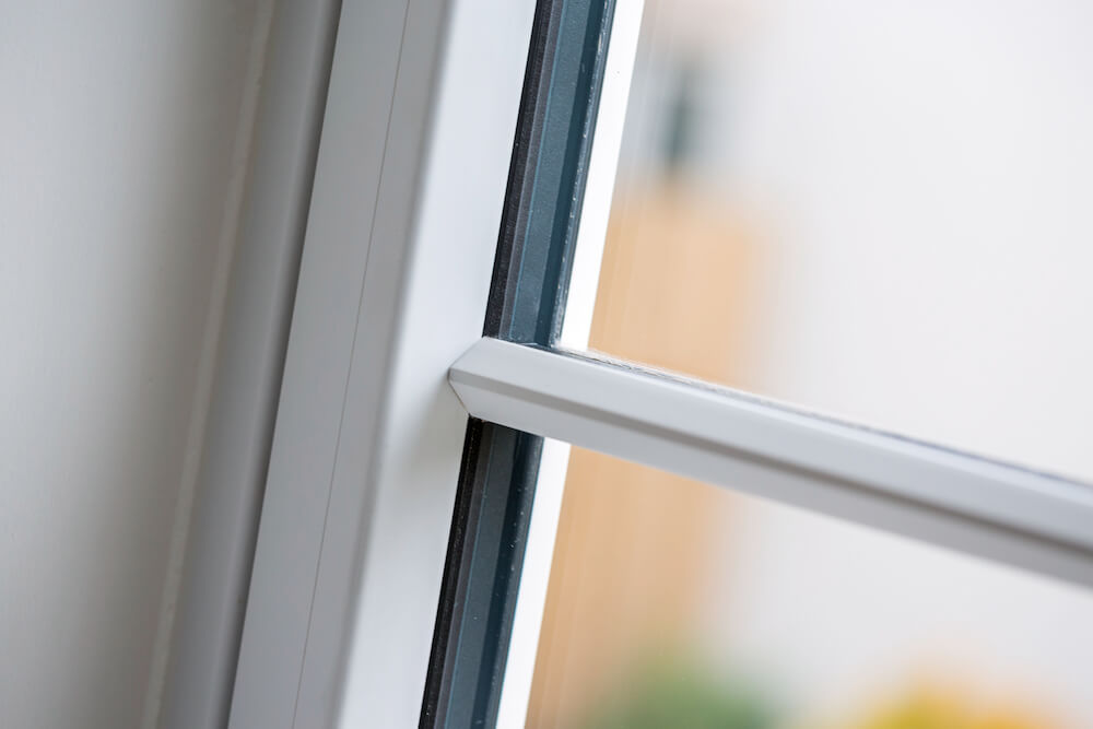 white flush sash modus bars
